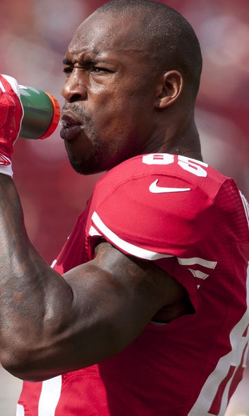 Vernon Davis 'just super excited to be a part of the Broncos family'